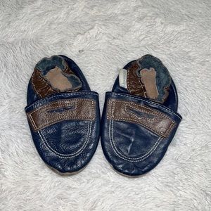 Robeez shoes / slippers 0-6 months